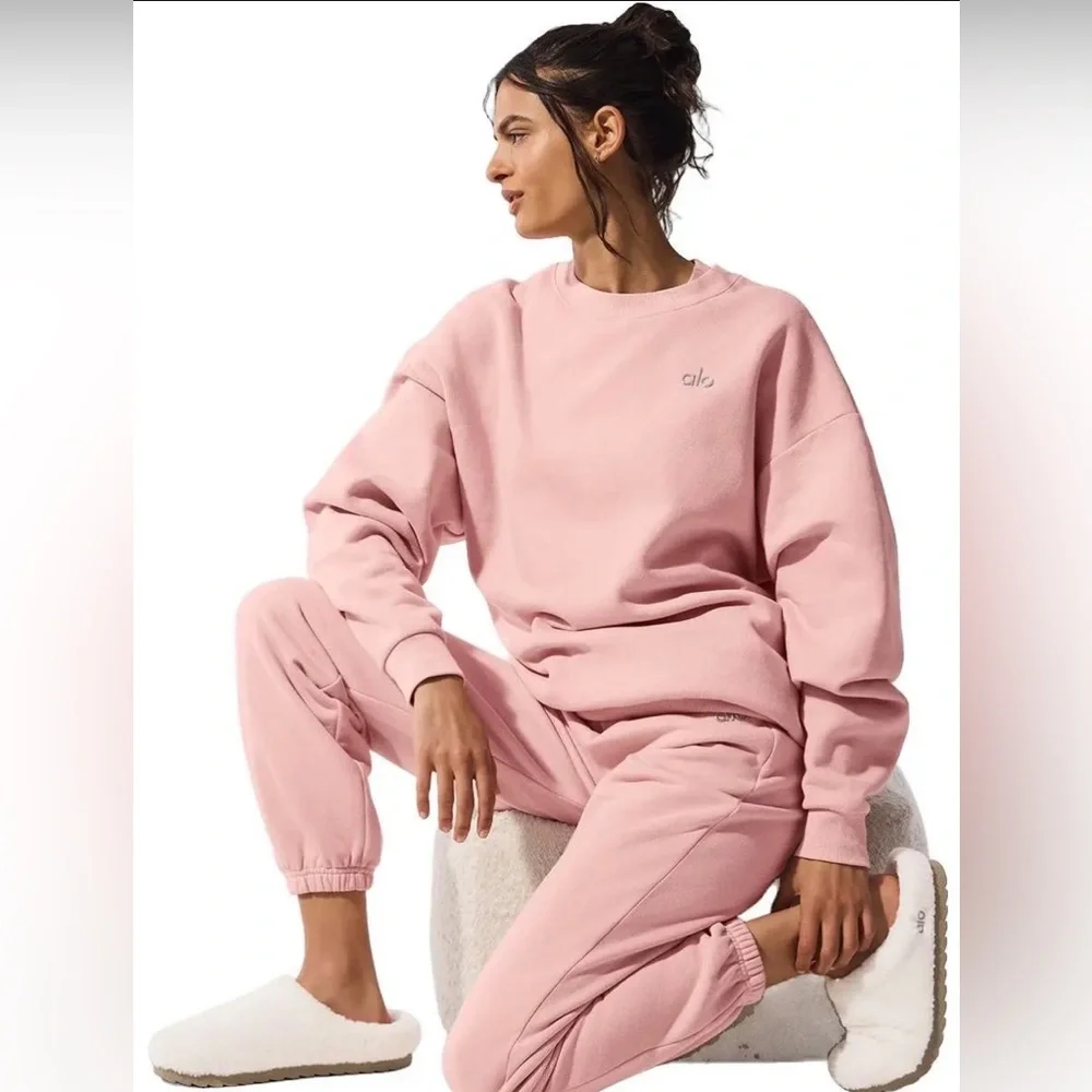 Alo Yoga Accolade Crewneck Pullover Top Pink Quartz - Picture 2 of 3